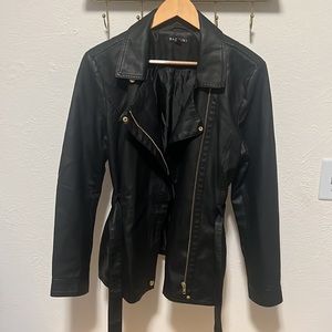 Women’s large leather jacket in great shape.